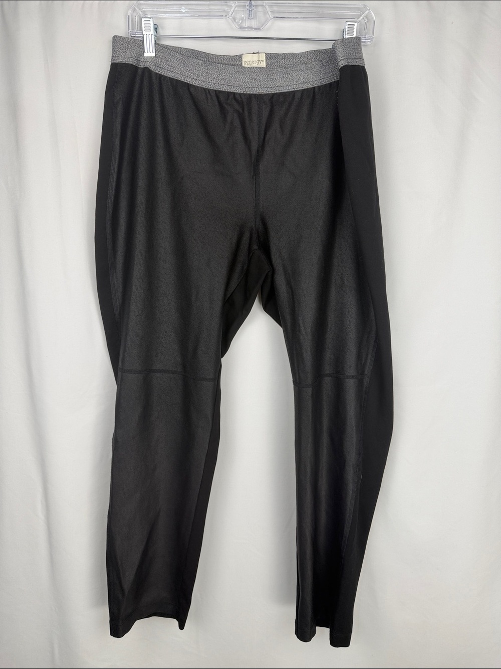Chico’s Zenergy Vivianne Coated Black Leggings Size 2